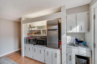 Cozy Nampa Escape w/ Fireplace + Smart TV! - 1