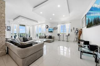 Oceanfront Luxury Penthouse On The Beach 3 Bedroom - 5