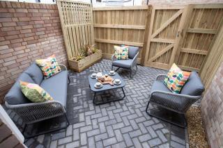 Elliot Oliver - Exquisite Two Bedroom Apartment With Garden, Parking & EV Charger - 6