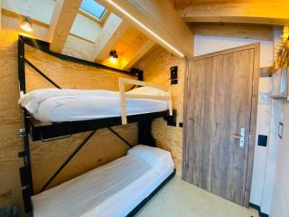 Peaky Riders Self Check-in Hotel - Zermatt - 2