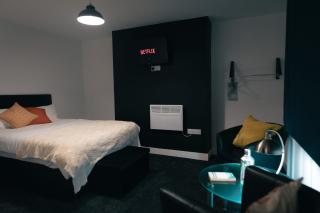 Credit Corner - Brierley Hill - 2