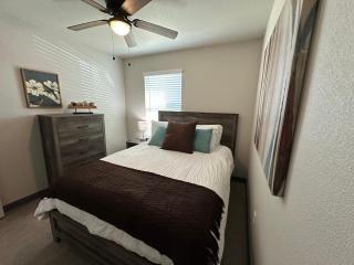 Brand New Rest and Relaxation Apartments - Clovis - 5