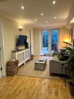 Chic, Relaxing stay just 18 mins into the City - Londra - 1