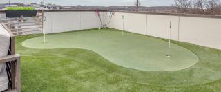 Ole Smoky House with Rooftop Golf and city Views! 8min to Whiskey Row! Sleeps 9! - 3