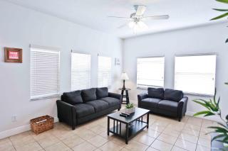 Bella Vida 4BR Villa Just Minutes from Parks - Kissimmee - 8