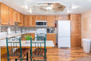 Condo 205 Wifi Gas Fireplace Community Pool & - 7
