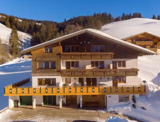 Gästehaus Almhof - Zöblen - 2