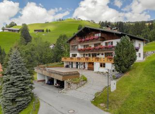 Gästehaus Almhof - Zöblen - 9