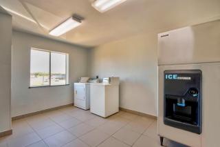 Motel 6-Harlingen, TX - Harlingen - 7