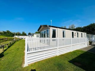 2 Bed Lodge Sleeps 6 - Holiday Park Parking Pets - 7