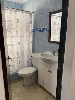 Casa 3 d 2 B 2 E zona 4 esquina - 1