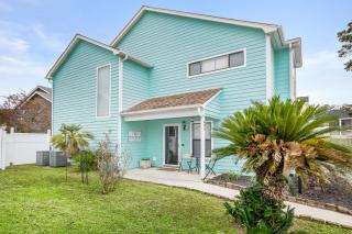 Newly Renovated 3BR/3BA Beach House w/Hot Tub - Myrtle Beach - 9