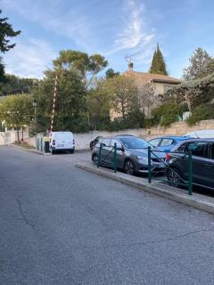Avignon,Climatisé,4 ad. +/- bb - Villeneuve-lès-Avignon - 2