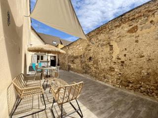 Junglissime - By BEST KEYS - Déco Jungle & Grand Patio Privé - 1 chambre séparée & 1 canapé convertible - Centre Ville - Smart TV - Machine à Café Nespresso - WiFi Fibre - Check-in Autonome - Parking Facile & Gratuit - 7