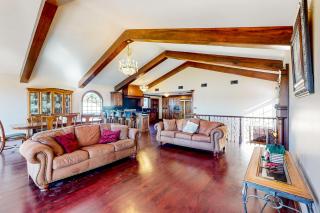Sprawling Pines Farmstead - 8