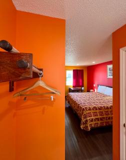 Razorback Inn - Rogers - 1