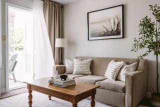 Horseshoe Valley Suites - The Elm - Shanty Bay - 0