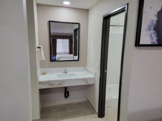 Travelodge by Wyndham Buena Park - Buena Park - 3