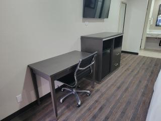 Travelodge by Wyndham Buena Park - Buena Park - 1