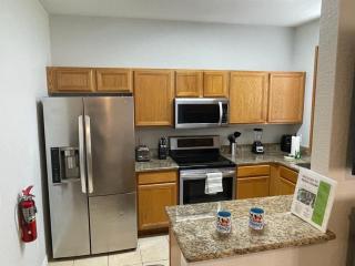 Cozy Stylish Townhome - Davenport - 6