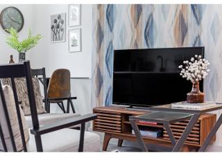 Modern Comforts 2 BD Flat - Sleeps 5 - 2