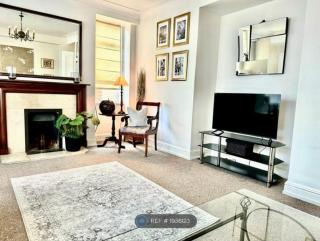 Executive Knightsbridge Apartment - 0