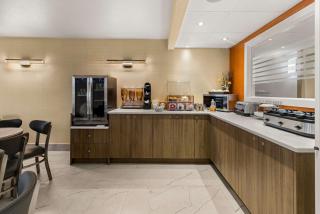 SureStay Plus by Best Western Brooks - Brooks - 8