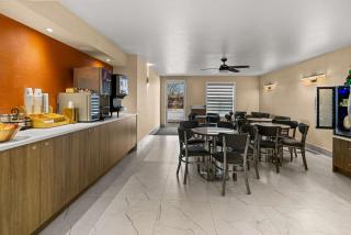 SureStay Plus by Best Western Brooks - Brooks - 7