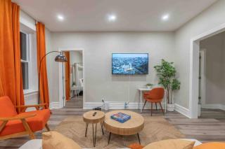 Pumpkin Premise by Airport, 5 beds, Sleeps 8, Book 7 days, Get 20 Percent OFF - Newark - 3