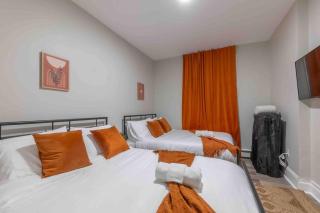 Pumpkin Premise by Airport, 5 beds, Sleeps 8, Book 7 days, Get 20 Percent OFF - Newark - 2