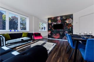 Charming and Modern 2 BR Flat - London - 8