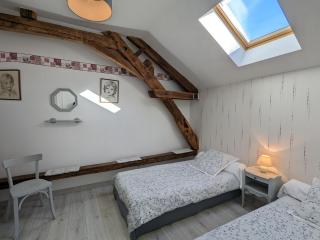 Maison de charme en pierre avec terrasse privative, grand terrain, jeux pour enfants, proche activités nautiques - FR-1-591-172 - Pérassay - 7