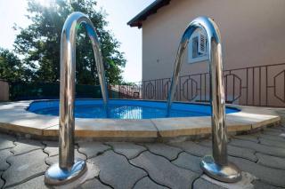 Family friendly apartments with a swimming pool Njivice, Krk - 21862 - Njivice - 4