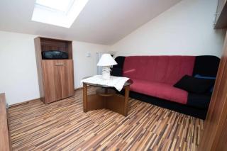 Family-friendly apartments with swimming pool Njivice, Krk - 21862 - 2