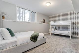 Emerald Bay Luxury Retreat with Hot Tub - 6