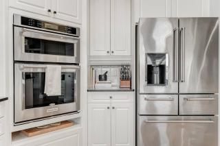 Emerald Bay Luxury Retreat with Hot Tub - 3