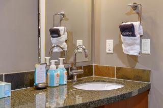 Adventurer's Escape~ Mountain Luxury Resort - 3