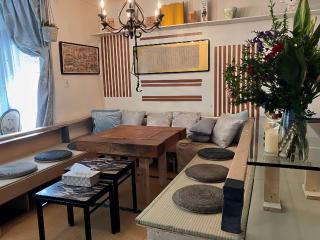 囲炉裏風広々モダンリビングと1ベッドルーム家族で泊まれる都会のロングステイ向きルームにサービスパーキング付き新着情報バスルームとトイレ改装 - 0