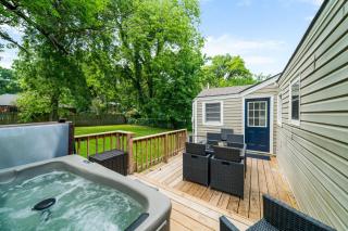 Next To Expo, 5 Beds, Hot-tub, Corn Hole, Pets! - Tulsa - 0