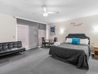 Yarrawonga Lakeside apartment 43 - 3 Bedrooms - 4