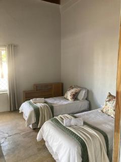 Just-a-bed - Stone Cottage - Graaff-Reinet - 6