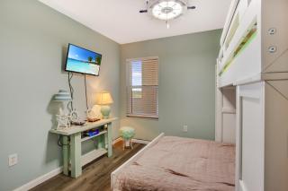 Pelican Beach Paradise! - 2