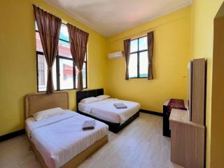 MARINA COURT PENTHOUSE VACATION HOME 5 BEDROOMS KOTA KINABALU - 15 pax - Kota Kinabalu - 6