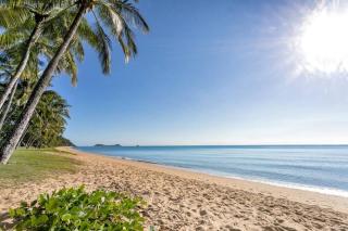 Trinity Beach 4BR Modern Getaway with Spa, Pet Friendly - Trinity Beach - 6