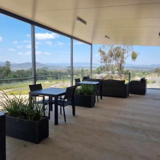 Barrel View Luxury Cabins - Ballandean - 4