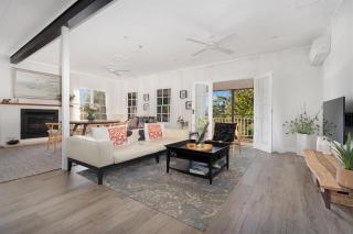 Myrtle Tree Lodge Flowers - heart of the village - Kangaroo Valley - 0