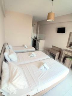 MARE BLU STUDIOS & SUITES - Laganas - 4