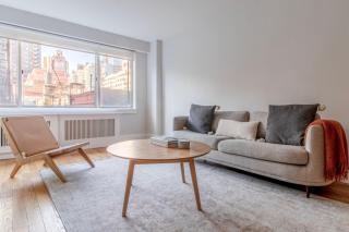 Lenox Hill 2br w elevator doorman nr art NYC-1389 - New York - 0