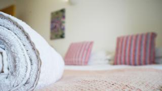 2 bedroom penthouse apartment with roof terrace - 9