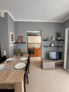 ZACHARI HOUSE CFU - 5
